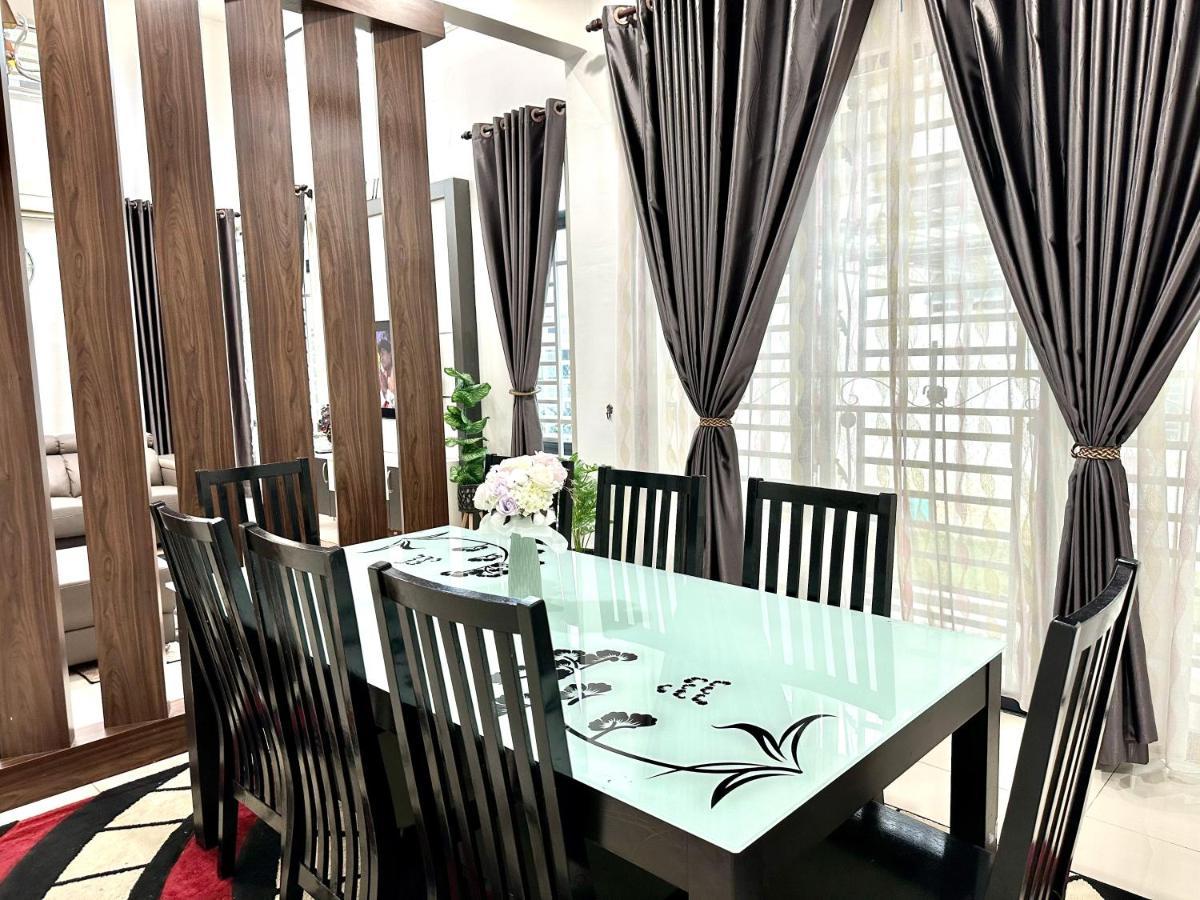 Bandar Family Private Pool Bbq Wifi Netflix Holiday home Malacca